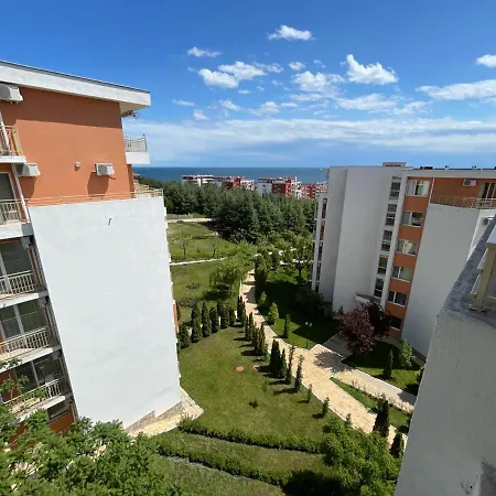 Апартамент 2B/2B Great Views Sea/Mountain From All Balconies.